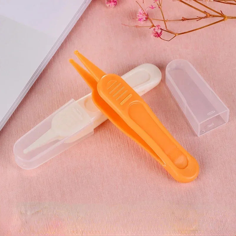 Baby Safety Booger Clip Infant Nose and Ear Cleaning Tweezers